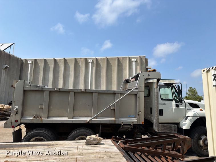 image for item FH6262 2013 International WorkStar dump truck