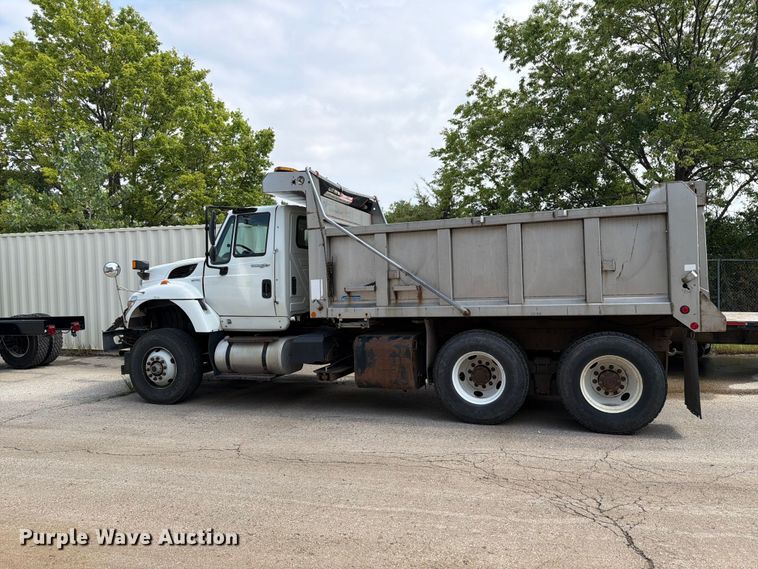 image for item FH6262 2013 International WorkStar dump truck