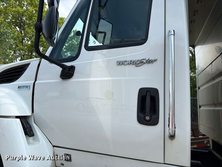 image for item FH6262 2013 International WorkStar dump truck