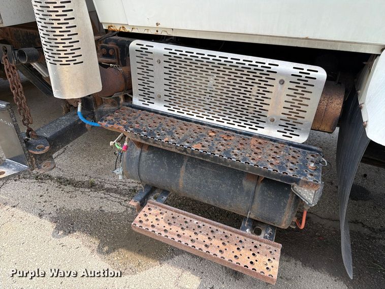 image for item FH6262 2013 International WorkStar dump truck