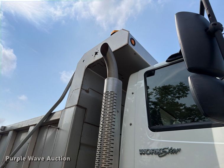 image for item FH6262 2013 International WorkStar dump truck
