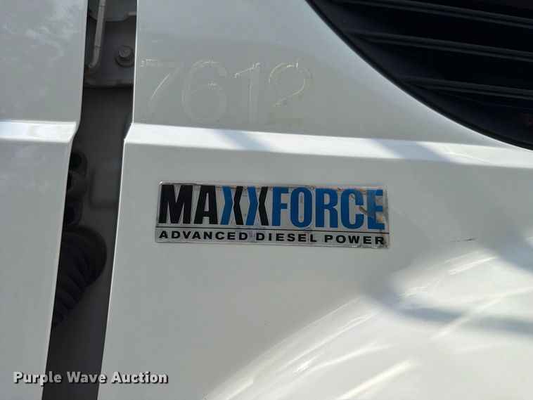 image for item FH6262 2013 International WorkStar dump truck