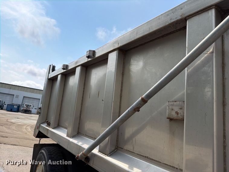 image for item FH6262 2013 International WorkStar dump truck