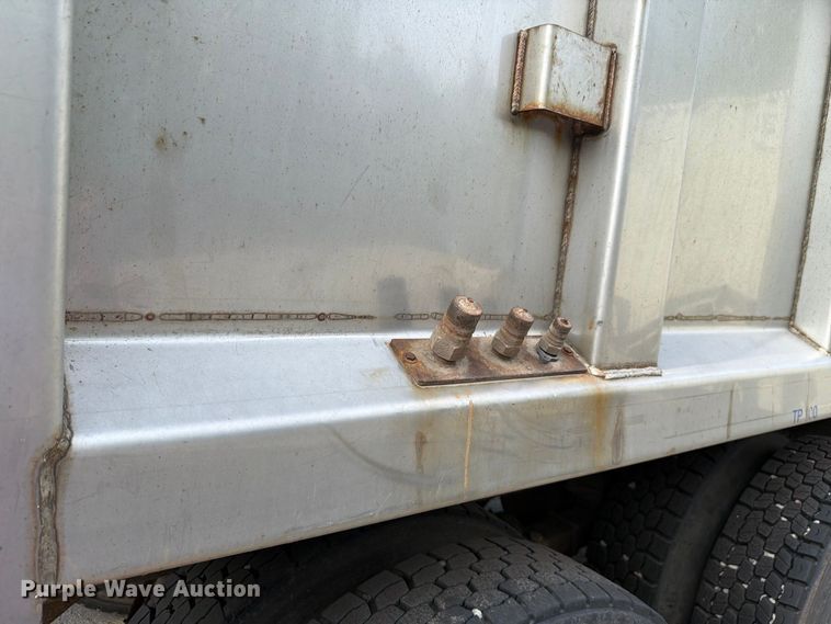 image for item FH6262 2013 International WorkStar dump truck