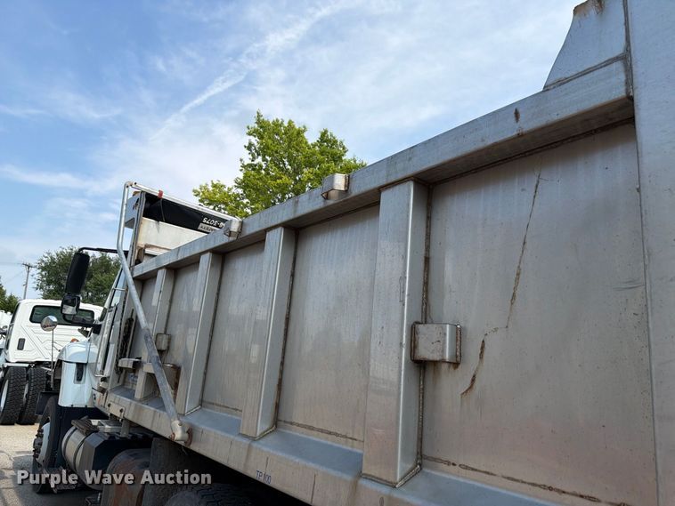 image for item FH6262 2013 International WorkStar dump truck