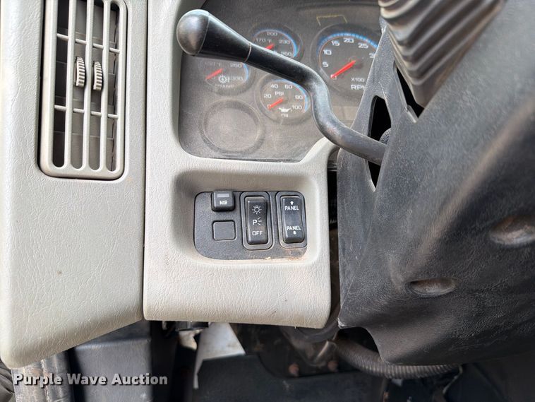image for item FH6262 2013 International WorkStar dump truck