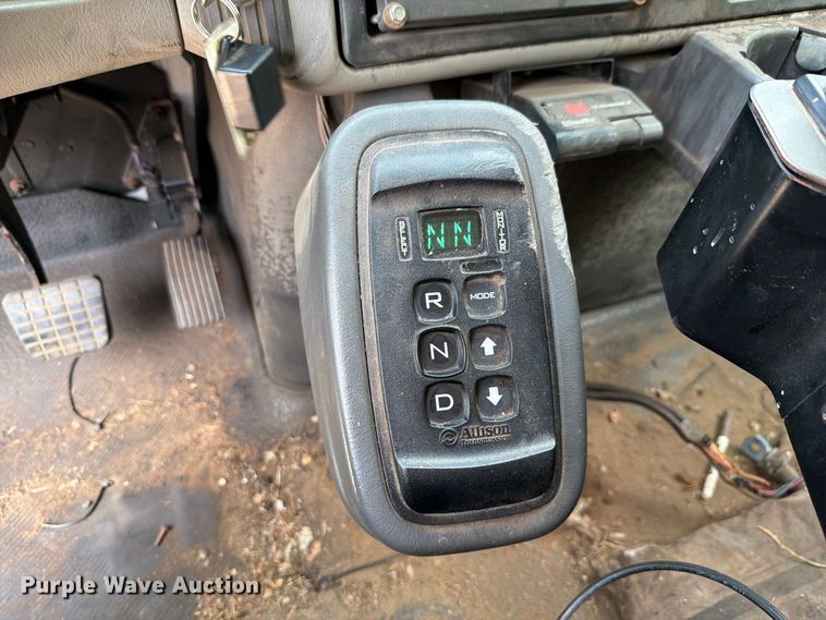 image for item FH6262 2013 International WorkStar dump truck