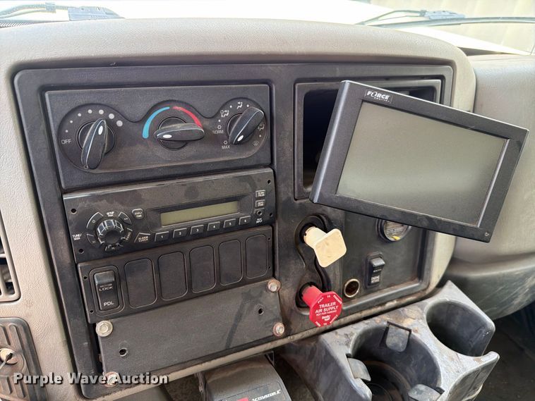 image for item FH6262 2013 International WorkStar dump truck