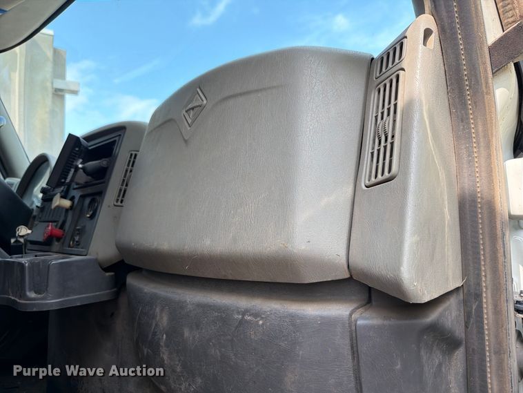 image for item FH6262 2013 International WorkStar dump truck