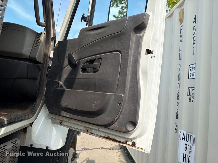 image for item FH6262 2013 International WorkStar dump truck