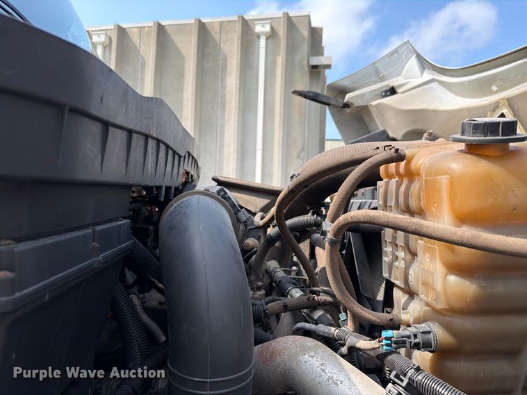 image for item FH6262 2013 International WorkStar dump truck