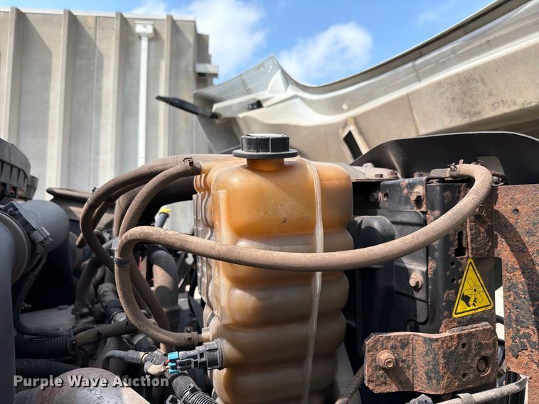 image for item FH6262 2013 International WorkStar dump truck