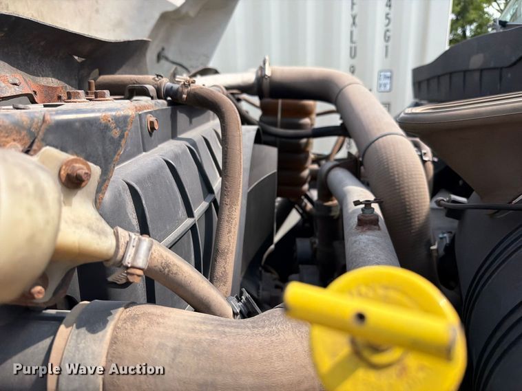 image for item FH6262 2013 International WorkStar dump truck