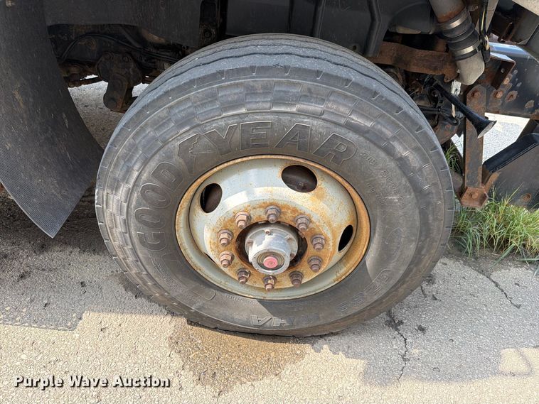 image for item FH6262 2013 International WorkStar dump truck