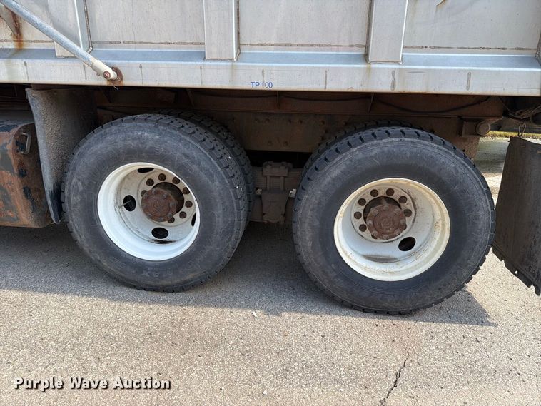 image for item FH6262 2013 International WorkStar dump truck