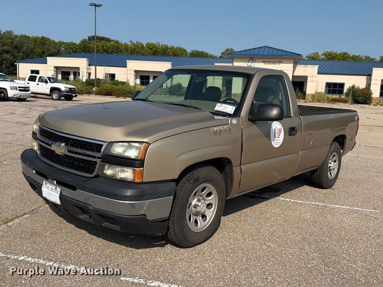 2006 Chevrolet Silverado 1500 pickup truck