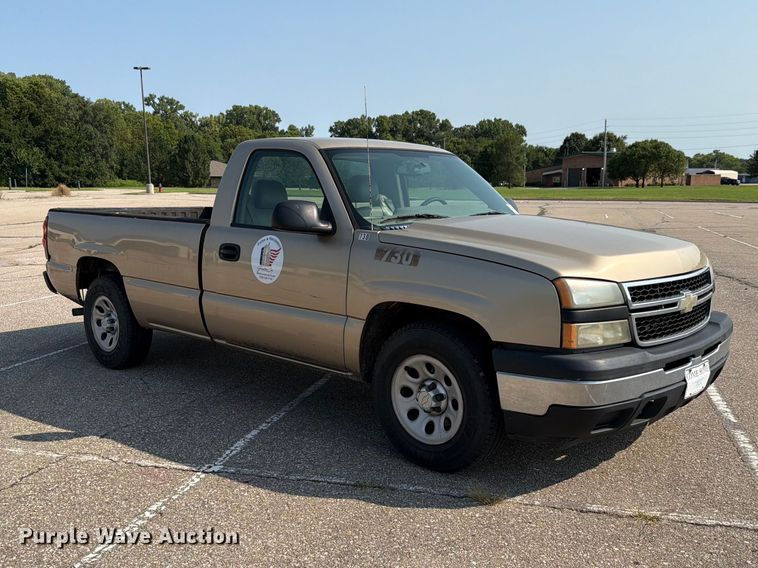 image for item FH6303 2006 Chevrolet Silverado 1500 pickup truck