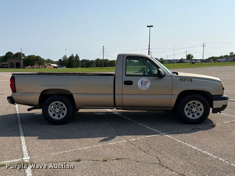 image for item FH6303 2006 Chevrolet Silverado 1500 pickup truck