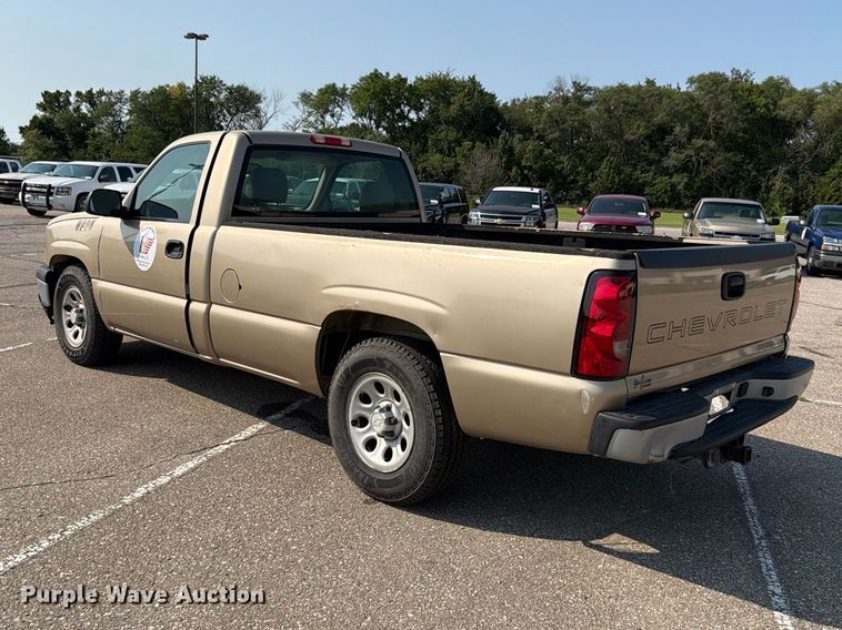 image for item FH6303 2006 Chevrolet Silverado 1500 pickup truck