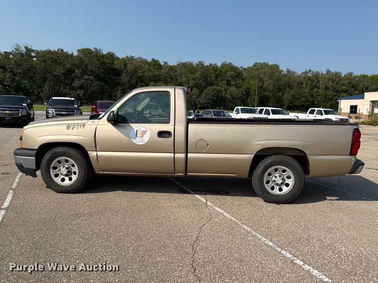 image for item FH6303 2006 Chevrolet Silverado 1500 pickup truck