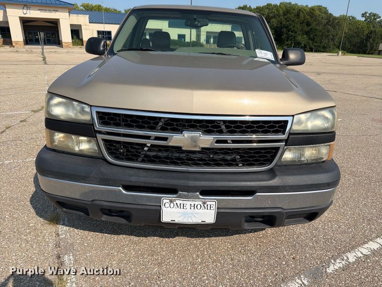 image for item FH6303 2006 Chevrolet Silverado 1500 pickup truck