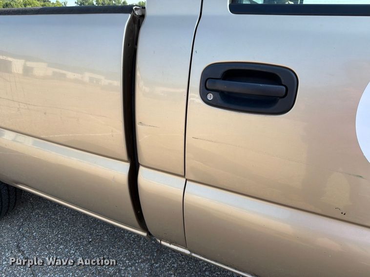image for item FH6303 2006 Chevrolet Silverado 1500 pickup truck