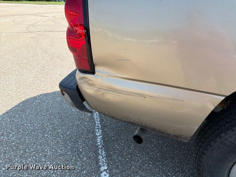 image for item FH6303 2006 Chevrolet Silverado 1500 pickup truck