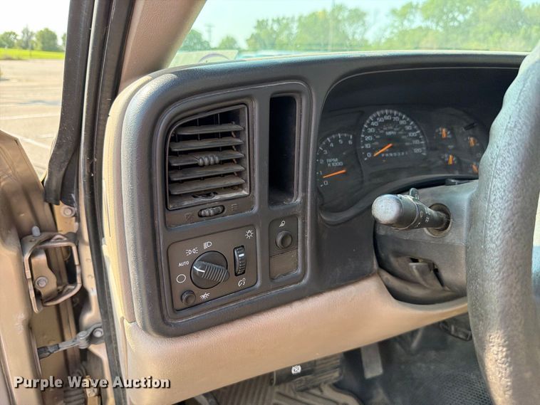 image for item FH6303 2006 Chevrolet Silverado 1500 pickup truck