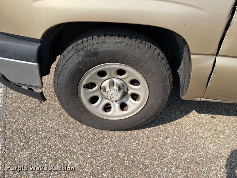 image for item FH6303 2006 Chevrolet Silverado 1500 pickup truck