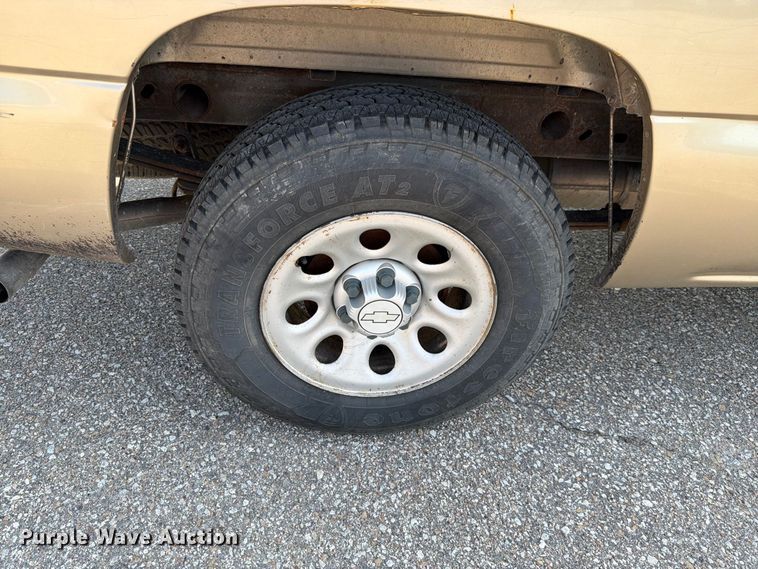 image for item FH6303 2006 Chevrolet Silverado 1500 pickup truck