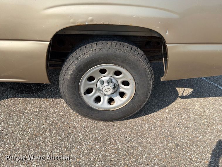 image for item FH6303 2006 Chevrolet Silverado 1500 pickup truck
