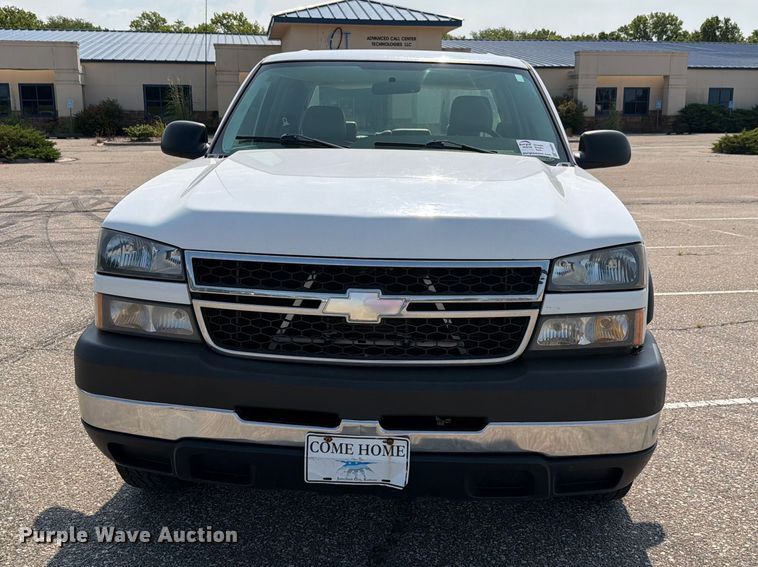 image for item FH6304 2006 Chevrolet Silverado 3500 Crew Cab pickup truck