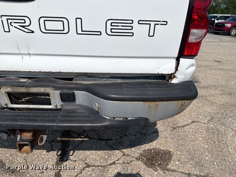 image for item FH6304 2006 Chevrolet Silverado 3500 Crew Cab pickup truck