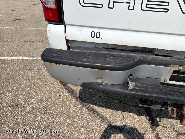 image for item FH6304 2006 Chevrolet Silverado 3500 Crew Cab pickup truck