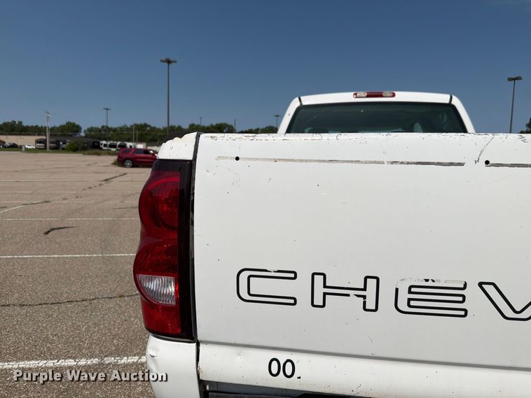 image for item FH6304 2006 Chevrolet Silverado 3500 Crew Cab pickup truck