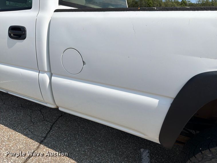 image for item FH6304 2006 Chevrolet Silverado 3500 Crew Cab pickup truck