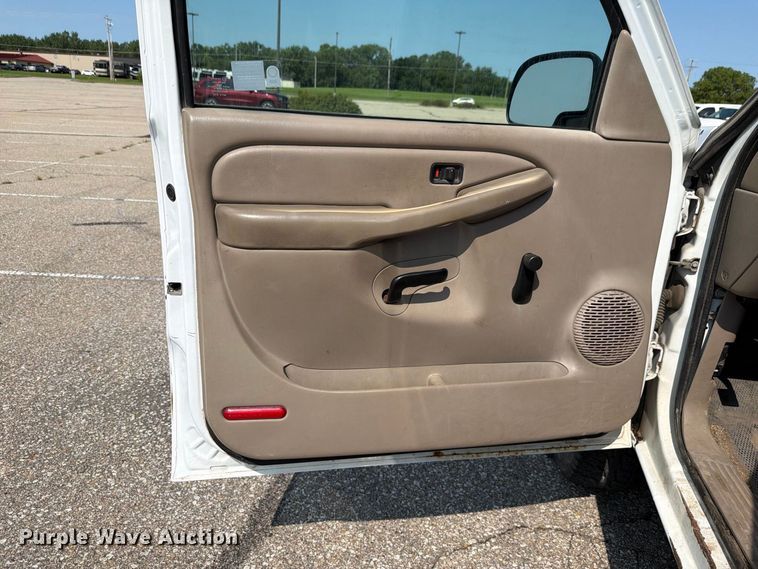 image for item FH6304 2006 Chevrolet Silverado 3500 Crew Cab pickup truck