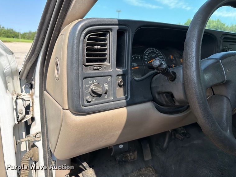 image for item FH6304 2006 Chevrolet Silverado 3500 Crew Cab pickup truck