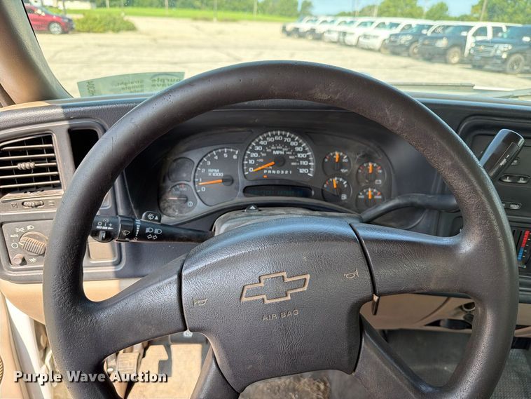 image for item FH6304 2006 Chevrolet Silverado 3500 Crew Cab pickup truck