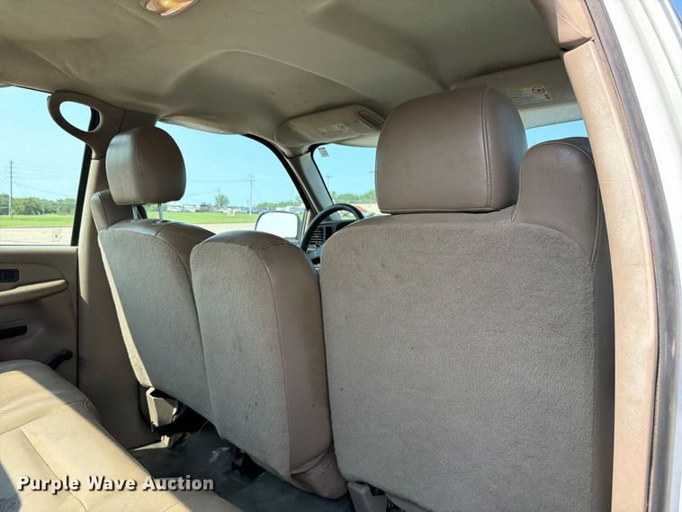 image for item FH6304 2006 Chevrolet Silverado 3500 Crew Cab pickup truck