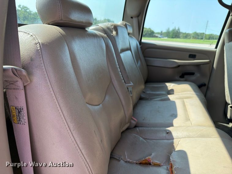 image for item FH6304 2006 Chevrolet Silverado 3500 Crew Cab pickup truck