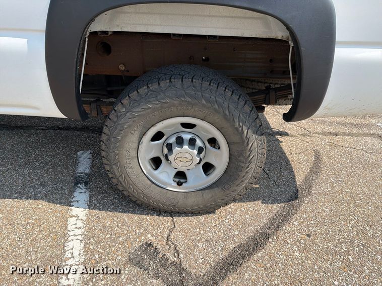 image for item FH6304 2006 Chevrolet Silverado 3500 Crew Cab pickup truck