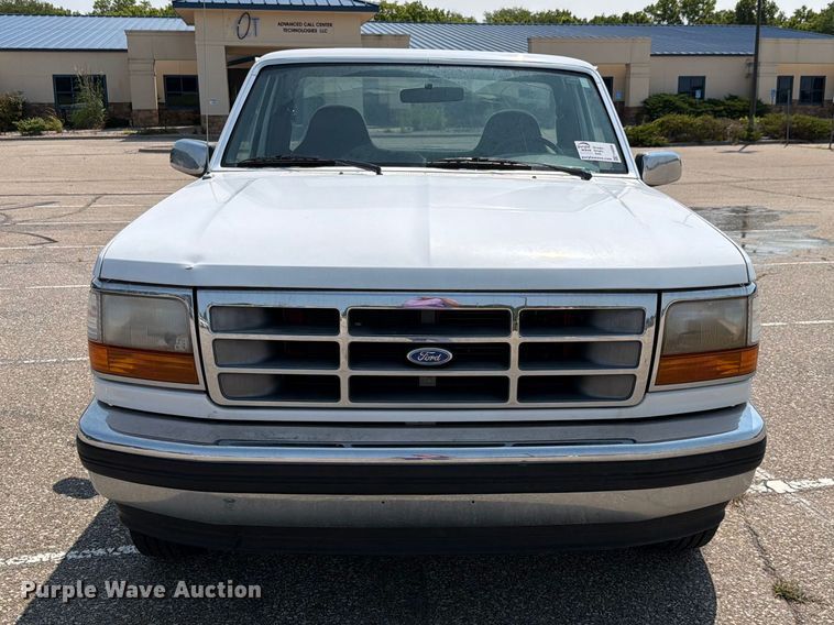 image for item FH6306 1995 Ford F150 XLT pickup truck