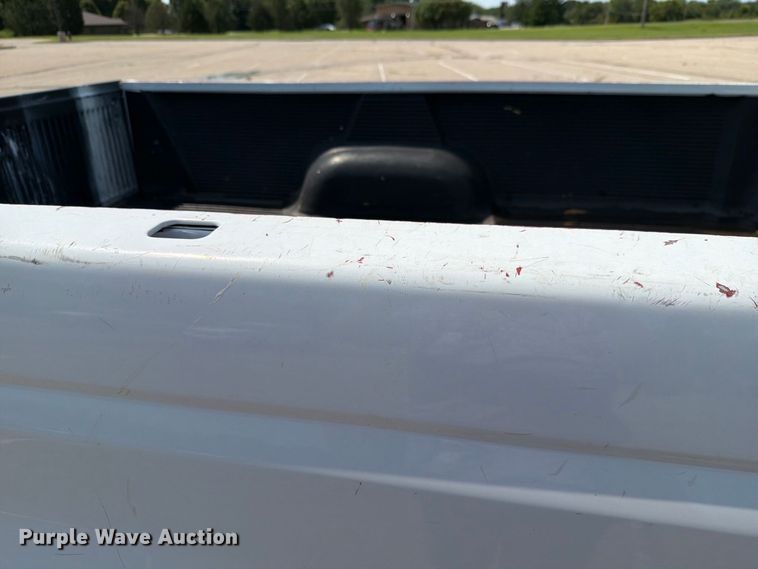 image for item FH6306 1995 Ford F150 XLT pickup truck