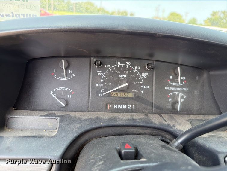 image for item FH6306 1995 Ford F150 XLT pickup truck