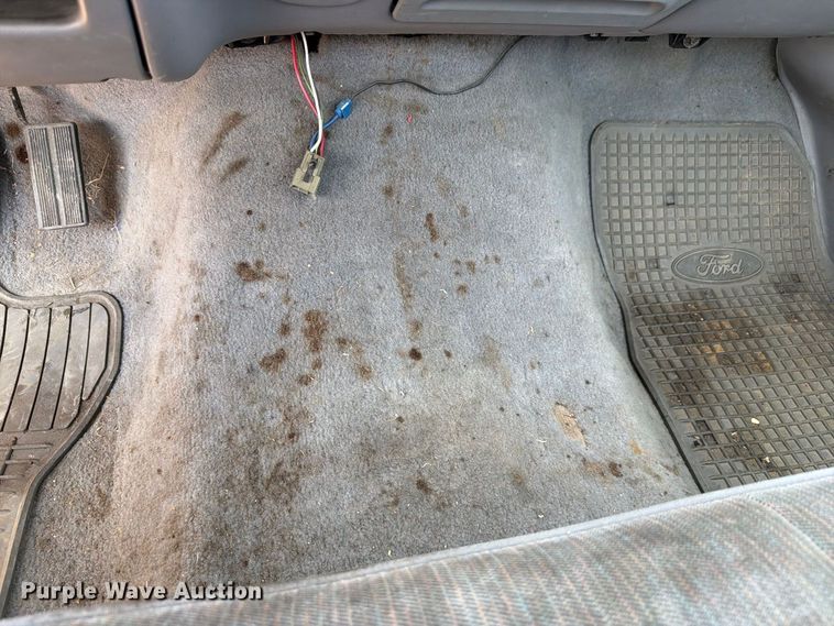 image for item FH6306 1995 Ford F150 XLT pickup truck