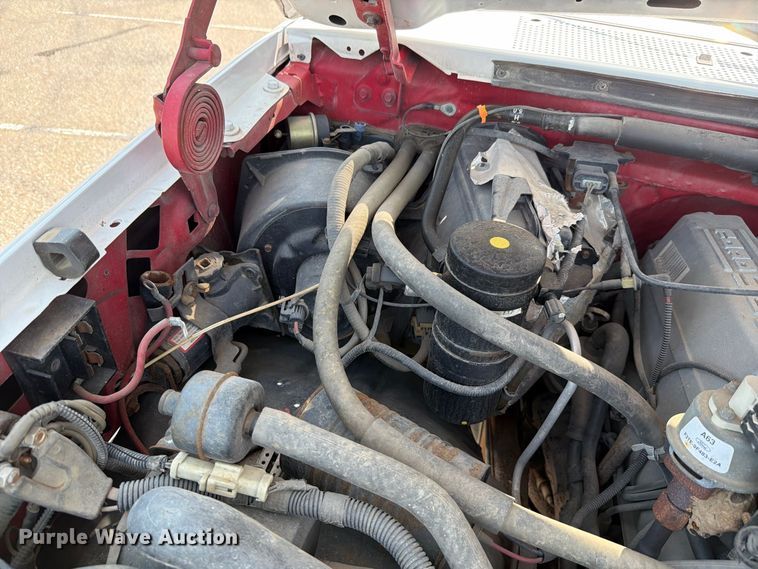 image for item FH6306 1995 Ford F150 XLT pickup truck