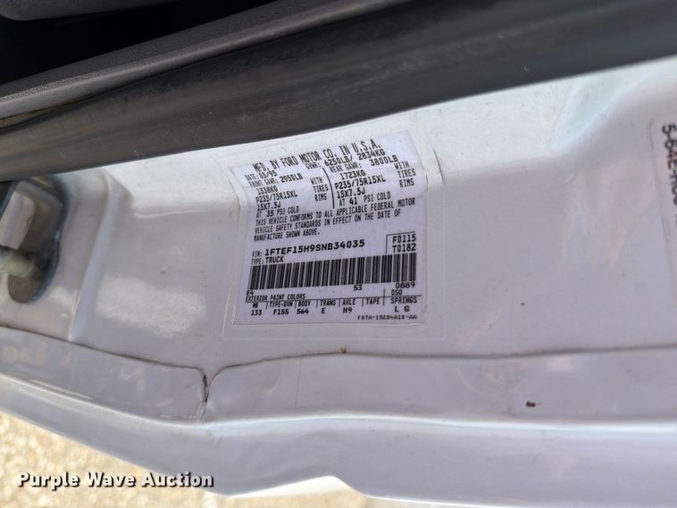 image for item FH6306 1995 Ford F150 XLT pickup truck