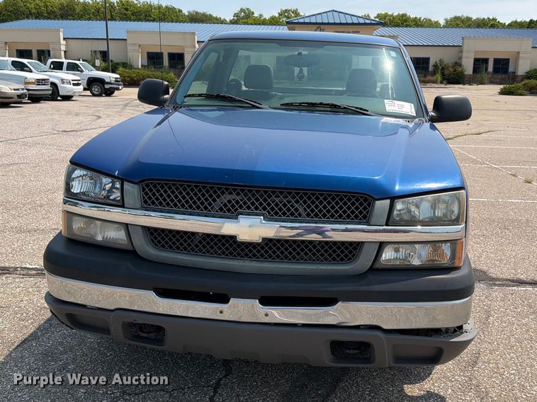 image for item FH6308 2004 Chevrolet Silverado 1500 pickup truck