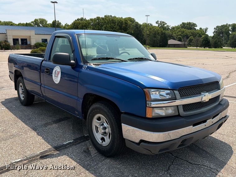 image for item FH6308 2004 Chevrolet Silverado 1500 pickup truck